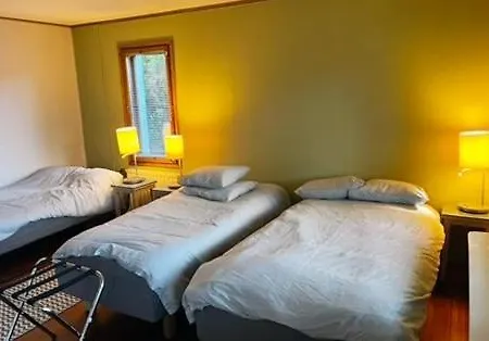 12 People, 4 Bedrooms, Close To The Center With A Large Deck Appartamento *
