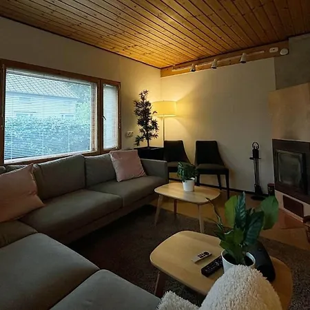12 People, 4 Bedrooms, Close To The Center With A Large Deck *