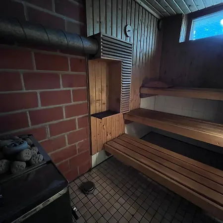 12 People, 4 Bedrooms, Close To The Center With A Large Deck Tampere