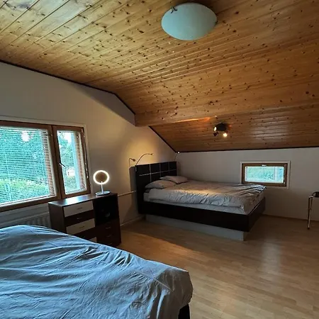 Apartamento 12 People, 4 Bedrooms, Close To The Center With A Large Deck Tampere