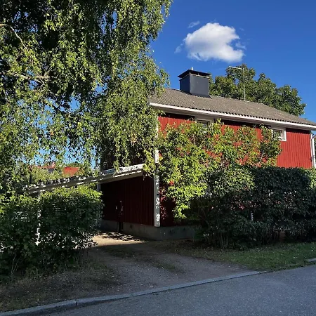 12 People, 4 Bedrooms, Close To The Center With A Large Deck Tampere